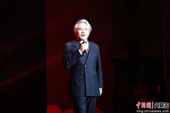 呼和浩特举办庆祝中国共产党成立100周年诗歌朗诵会